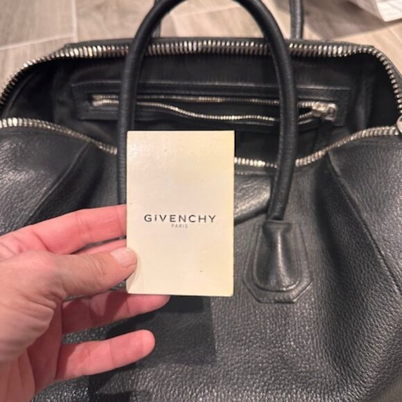 Givenchy Antigona Medium tote bag - Picture 2 of 4